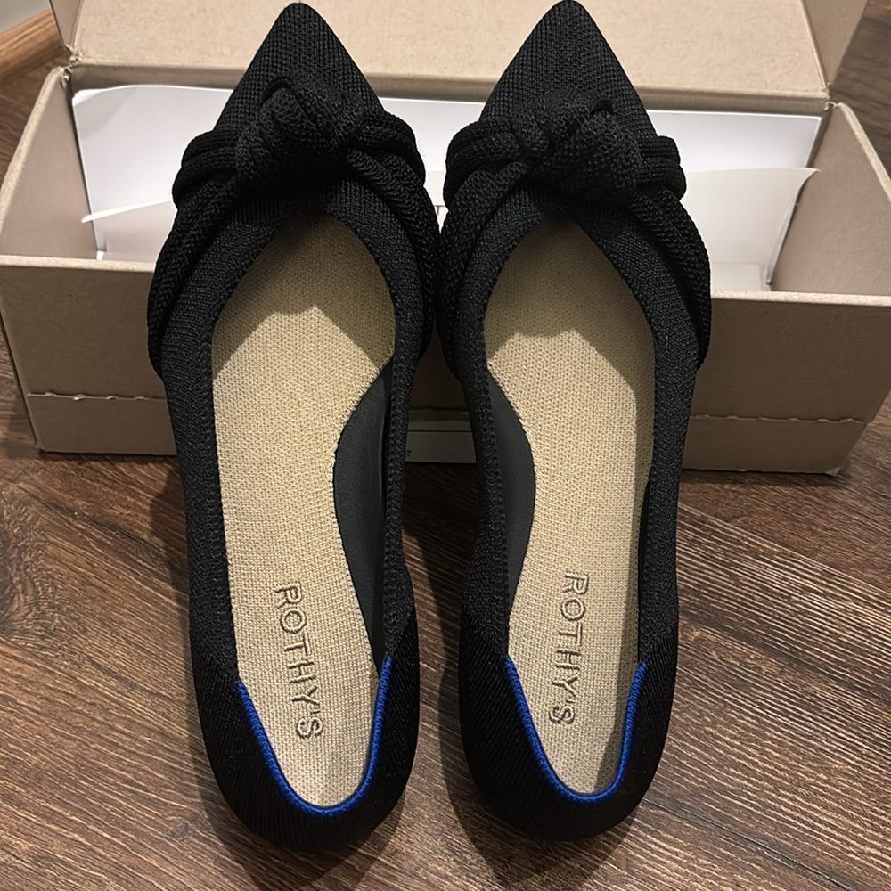 ROTHY’S THE KNOT POINT II Black

EUC!
